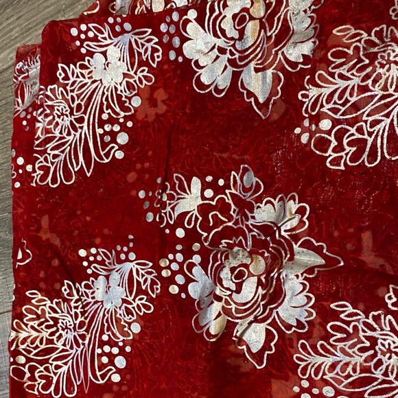 Red & Silver Sheet Floral Fabric by Jo-Ann - Picture 2 of 4